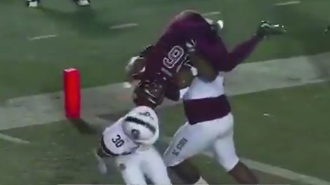 SC State Football Players Tag Team POWERBOMB Opponent to Stop Touchdown