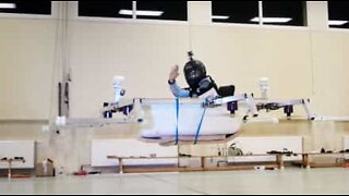 The first piloted bathtub takes flight!