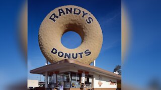 Iconic Randy's Donuts coming to Las Vegas valley
