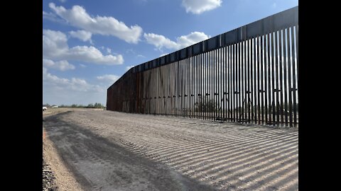 Texas Begins Building Border Wall! Feds Won’t Sell Leftover Panels To Texas!