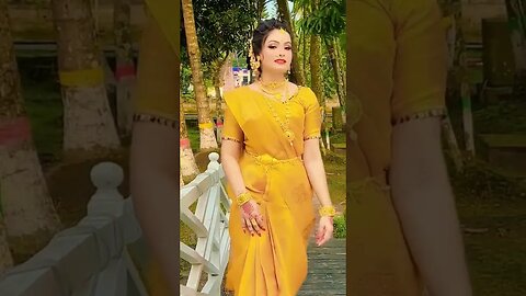 How do I look in Yellow saree? #sareestatus