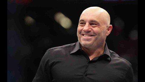 Joe Rogan Tells Americans to Swing Red After ‘Serious Errors’ Made During Pandemic