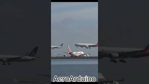 Amazing Timed Landing #B777 VS #A330 #Aviation #AeroArduino