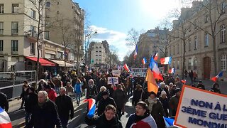 Manifestation, marche pour la paix au départ de Port Royal à Paris le 26/02/2023 - Vidéo 3