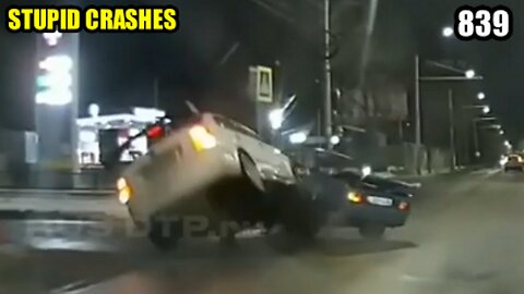 Stupid crashes 839 December 2023 car crash compilation