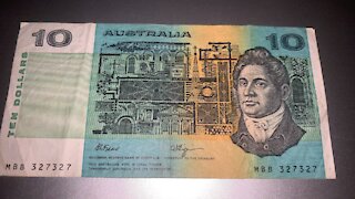 OLD $10 AUSTRALIAN NOTE