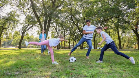 Survey shows both kids and parents enjoy learning about each others' hobbies