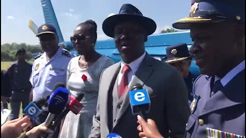 Whoever declares war, will get it - Bheki Cele (XLg)