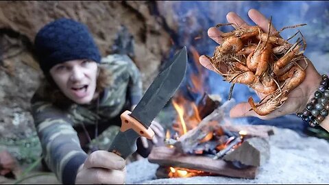 3 DAYS Bushcraft Solo Survival Primitive SHRIMP TRAP Catch and Cook IN CAVE!