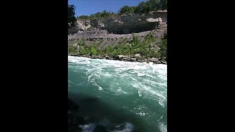 SPECTACULAR RIVER RAPIDS, NIAGARA RIVER