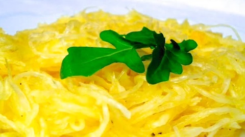 Comment cuire et servir une courge spaghetti