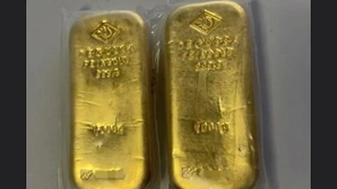 Anh chàng ở Đức bất ngờ tìm thấy số vàng nặng 2kg khi dọn nhà