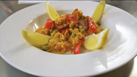 Paella simple chicken and rice version.