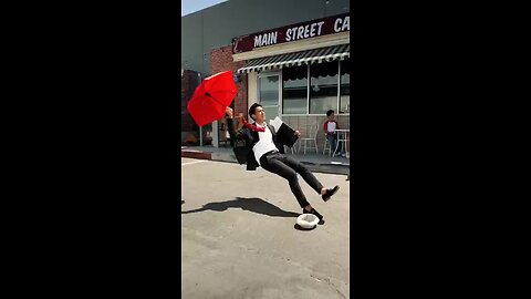 Street Performer Defies the Laws of Physics in this Amazing Performanc