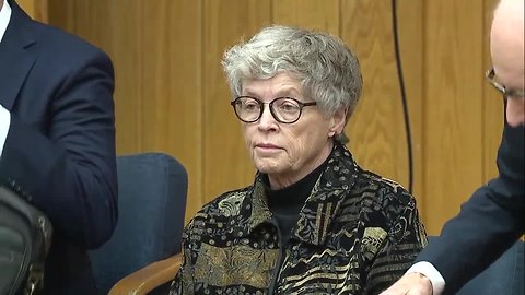 Former MSU President Lou Anna Simon arraigned today