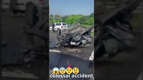 South Africa, the accident is colossal: almost 40 cars destroyed #shorts