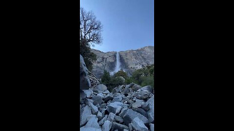 Yosemite national park, Hetch Hetchy ￼Waterfall ⛰️