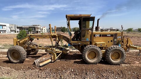 Caterpillar Motor Grader - Extreme Power and Skills Showcased