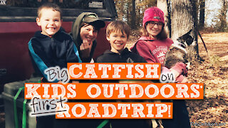 S1:E26 Kids Catch Big Georgia Catfish in Lake Sinclair | Kids Outdoors Road Trip 2019