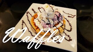 Honey Bear's Kitchen - Waffles and Ice Cream - Ep 06