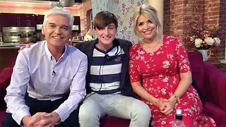 Phillip Schofield Jimmy Savile and Cruise Ships - 2Faced Theatre Company - ITV - Holly & Phillip
