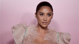 Shay Mitchell Joins Hulu Comedy ‘Dollface’