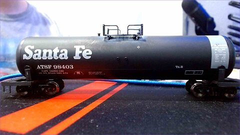 Santa Fe Roundhouse Tank Car Kit Part 2