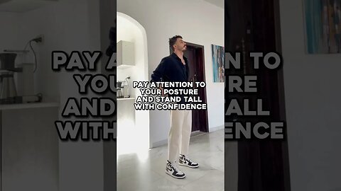 Glow up tips 12/100 (Good posture)