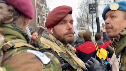 Holland | New Year's Rally: Riot Police Flee Facing Army Vetrans & Tens Of Thousands In Support