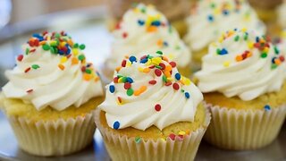 HOW TO MAKE VANILLA CUPCAKE