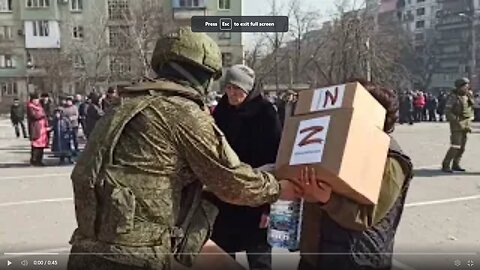 Russian Servicemen Deliver Humanitarian Aid To Mariupol - Ukraine War Combat Footage 2022