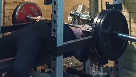 4x5 100 Kgs Paused Bench Press Back-offs. Last Set