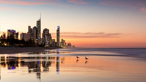 The Best Beaches in The World | Surfers Paradise Beach | Gold Coast - Australia