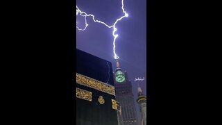 Makkah Clocktower hit by Lightning | Close view |