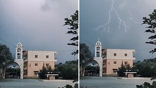 Incredible lightning strikes caught on camera in Lebanon