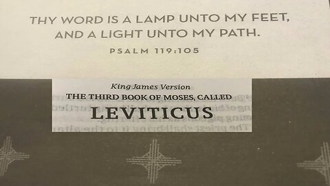 King James Version (KJV) Audio Holy Bible - Old Testament - Leviticus - Chapter 1