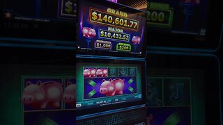 This Is How You Smash The Piggies #slots #gaming #casino