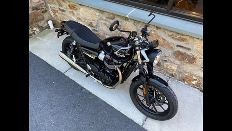 20 Triumph Street Twin TAA5152