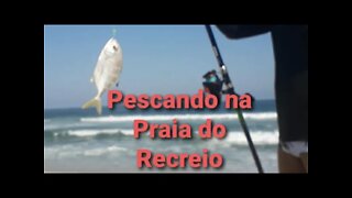 Pescando na praia do Recreio com as crianças. (Fishing on the beach with my kids)