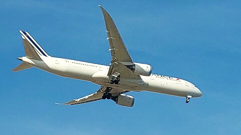 Boeing 787-9 Dreamliner F-HRBI vindo de Paris para Fortaleza