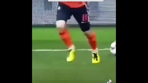 Hit 👍 & SUBSCRIBE for more ⚽️ 🏀 🏈 ⚾️ 🎾 🏐 🏉 🎱So smart #funny #football #fails #footballfails #robben