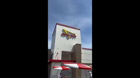 I Just Got ROBBED At In-N-Out Burger 🍔