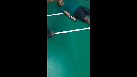 38 year old man collapses and die’s playing badminton