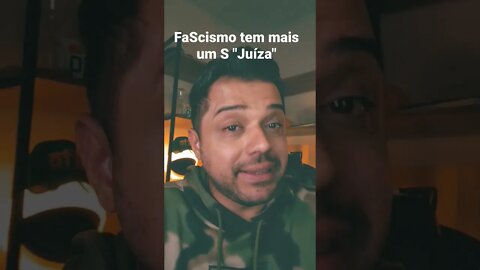 INACREDITÁVEL | Juíza manda retirar outdoor com Deus, pátria, família e liberdade alegando "facismo"