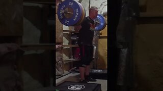 184 kg / 405 lb - Back Squat 5 reps