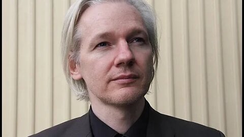 Der Fall Julian Assange - Analysen von Rainer Mausfeld, Yanis Varoufakis und Aaron Maté