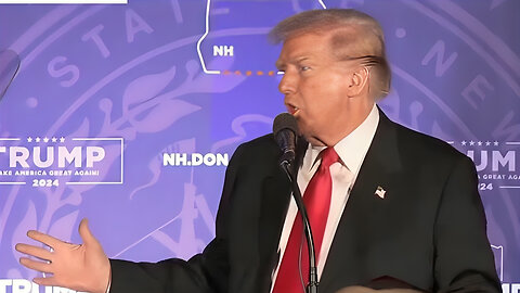 Trump has BIZARRE glitch on stage, embarrasses himself