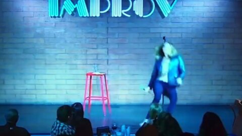 Vaxxed comedian jokes about vaccines then COLLAPSES on stage