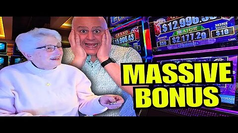 I GAVE THIS LUCKY LADY $500 TO EXPERIENCE MAX BET!!!