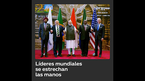 Los líderes mundiales, incluidos Modi y Biden, se dan la mano en la Cumbre del G20 en la India